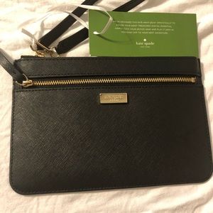 SOLD—Kate Spade Wristlet